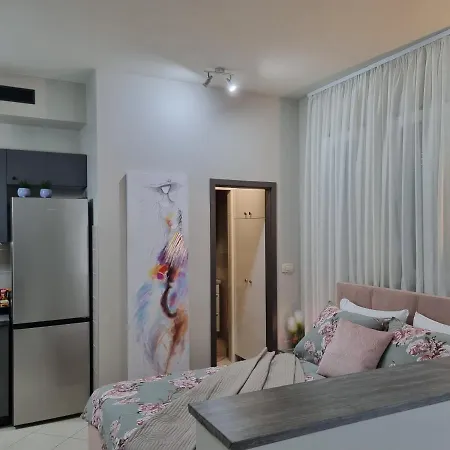 Onlystudio With Free Parking Apartment