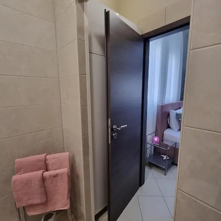 Apartment Onlystudio With Free Parking Zadar