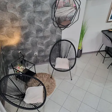 公寓 Onlystudio With Free Parking