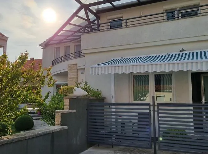 Onlystudio With Free Parking 公寓 扎达尔